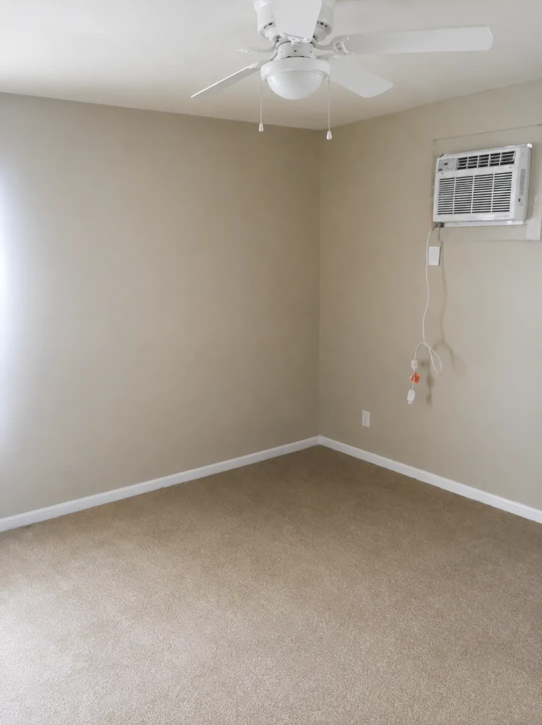 Second bedroom, carpeted